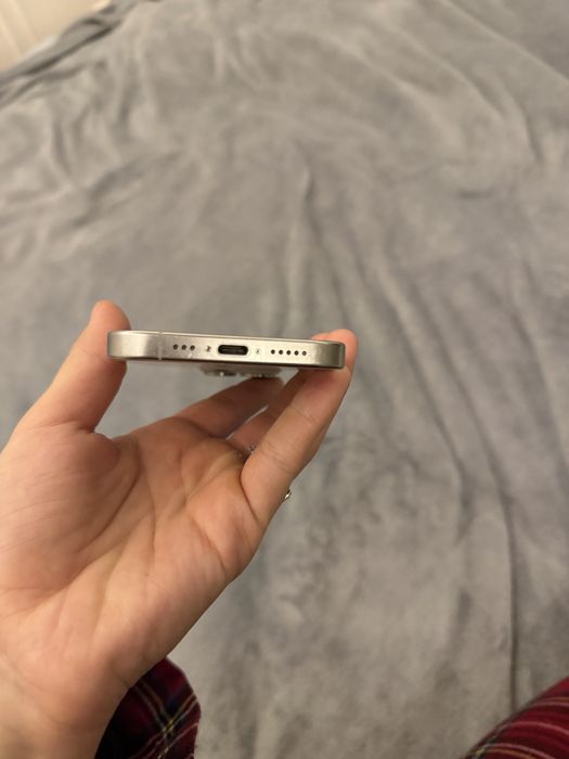 Iphone 15 pro white impecabil