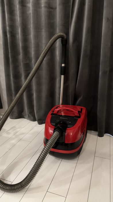 Aspirator cu spalare BOSCH AquaWash&Clean ( ca nou )