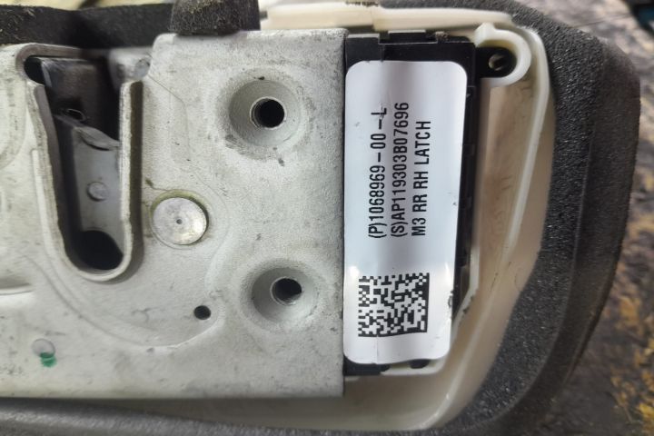 Broasca usa dreapta spate 1068969-00-l Tesla Model 3 1  [din 2017 pana  2020] seria