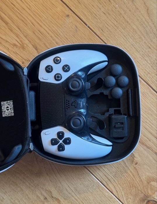 Sony DualSense Edge Wireless Controller – Като нов (Pro Controller)