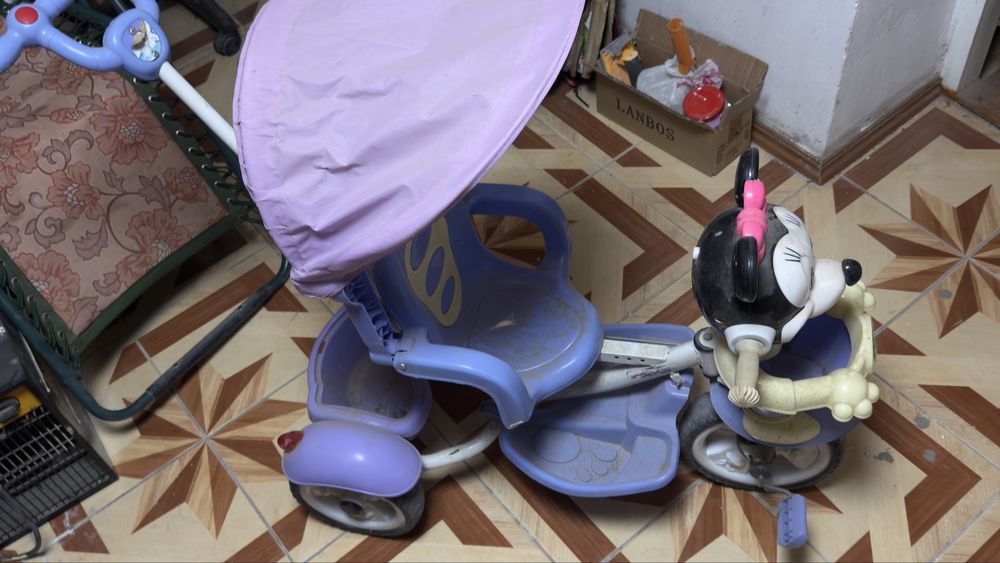 Санки и велосипед трехколесный