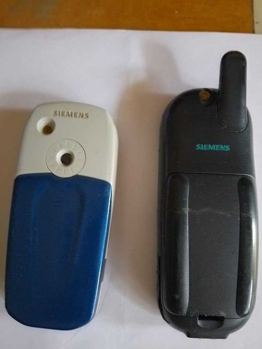Продавам два броя телефони Сименс.