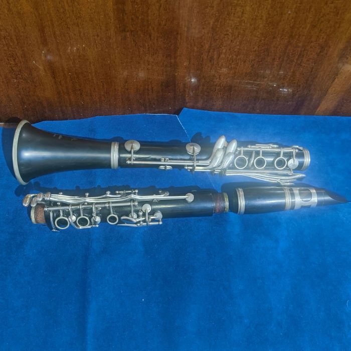 Продаётся кларнет.