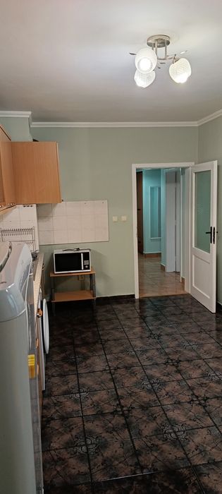 3 стаен ап. Топ Център, близо до училище Кирил и Методии