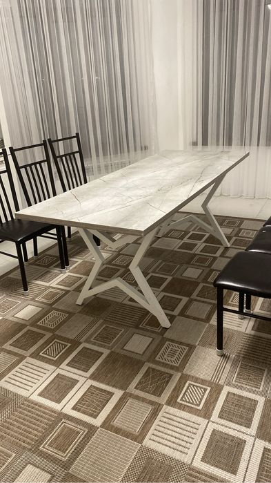 Продам стол в хорошем состоянии