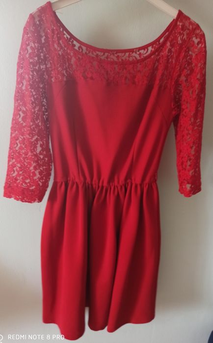 Vând  rochie ! Preț accesibil!