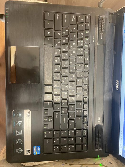 MSI шустрый ноутбук на core i3 + SSD