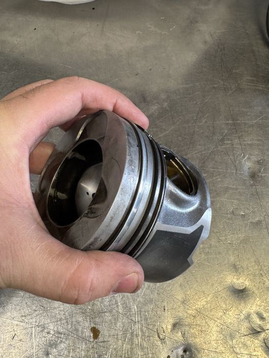 1 бр. Бутало за M57D30TU2 286к.с.