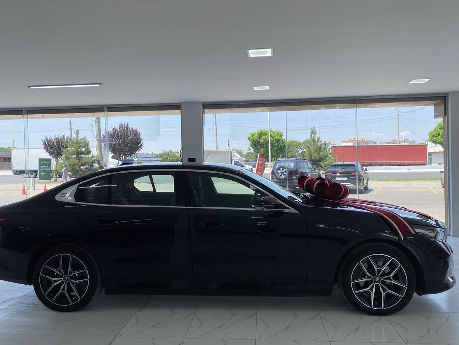 BMW i5 40LM Sport