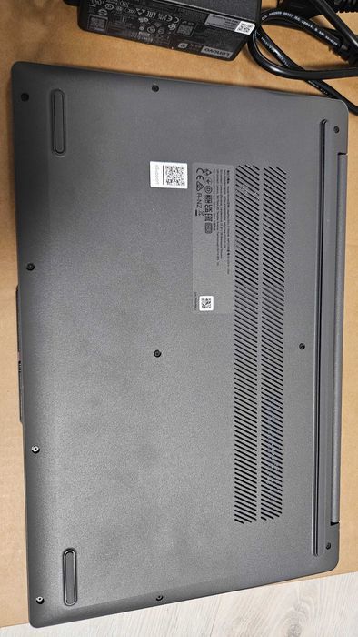 Laptop Lenovo Idea Pad Slim 3/15,6 ”, windows 11 si procesor I5-12450H