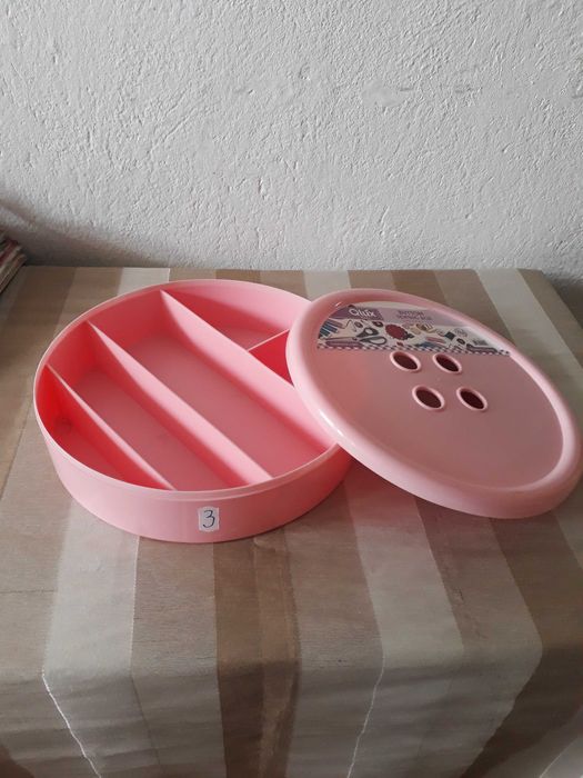 Кутия 3 пластмасова с прегради