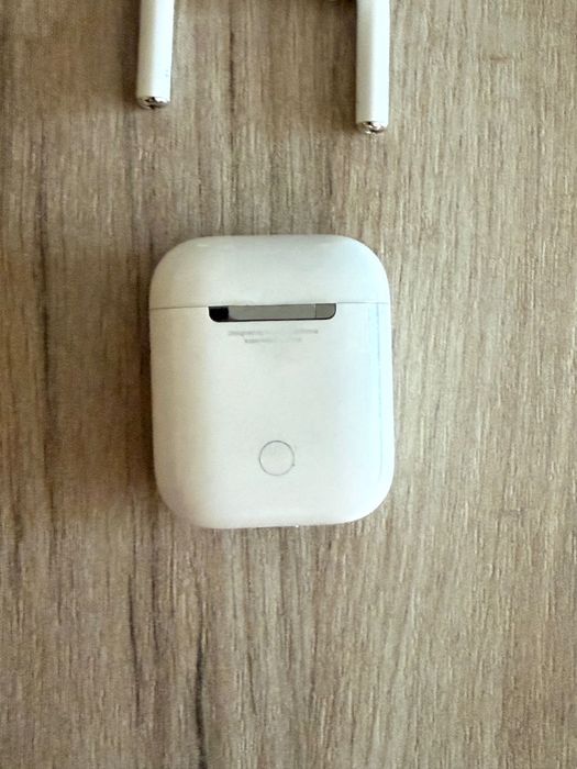 AirPods (2nd generation)