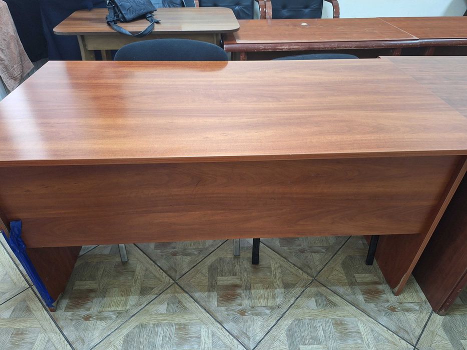 Рабочие столы. Парты