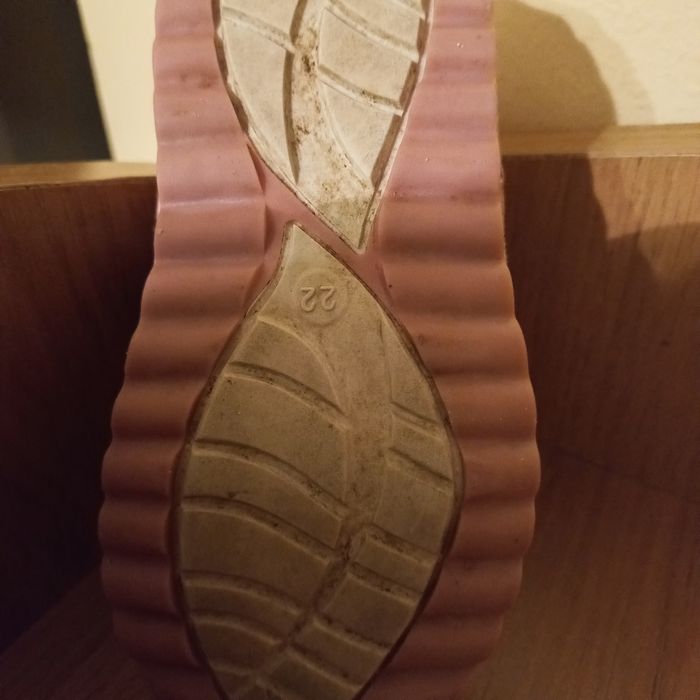 Vând 2 perechi pantofi fetite mar. 22