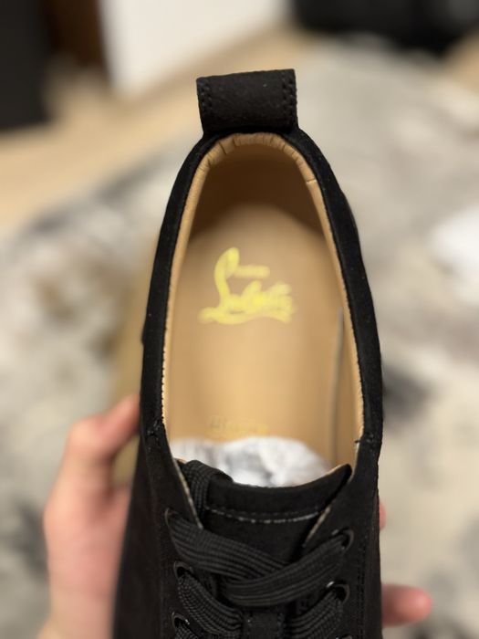 Louboutini calitate premium vin cu toate accesoriile aferente