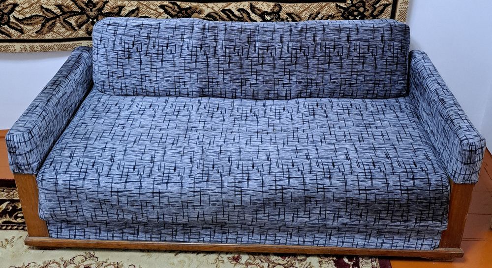 Диван советский продам