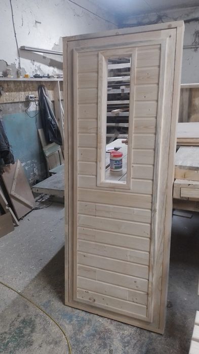 Двери для бани из дерева