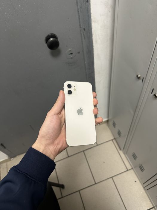 Продам айфон 12 128 гб