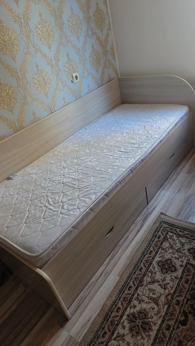 Кровать продам б/у в идеальном
