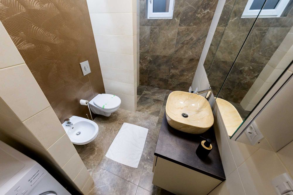 Apartament cu terasa si beci