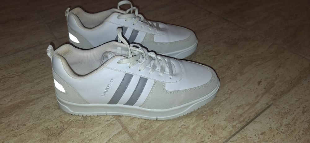 Adidași băieți marimea 43