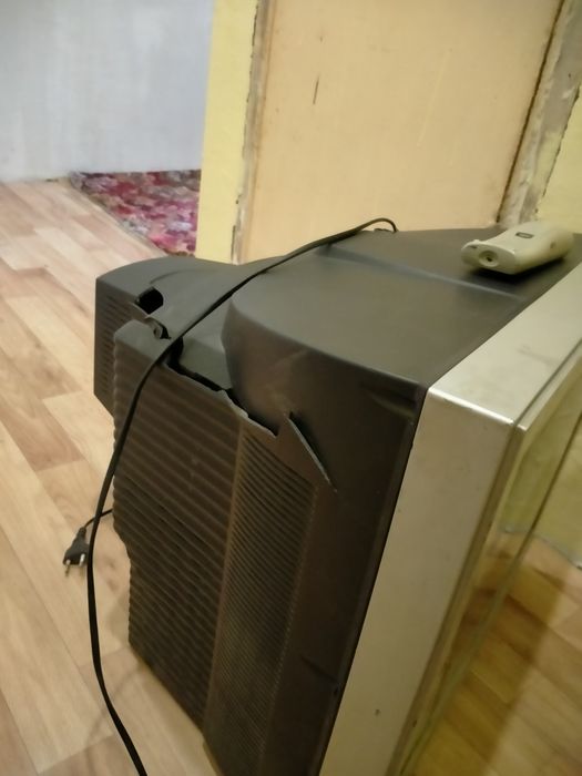 Продам телевизор LG ,с пультом