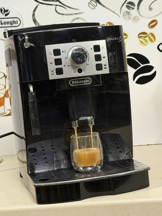 Кафемашина кафе автомат delonghi magnifica S с гаранция