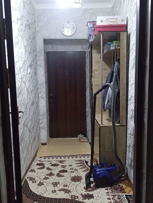 Navoiy shahrida 1 xona 2 xona qilingan uymiz sotiladi narhinikelishamz