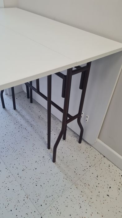 Книжный стол белый