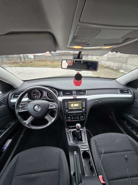 SKODA Superb 2013 — imagine 5
