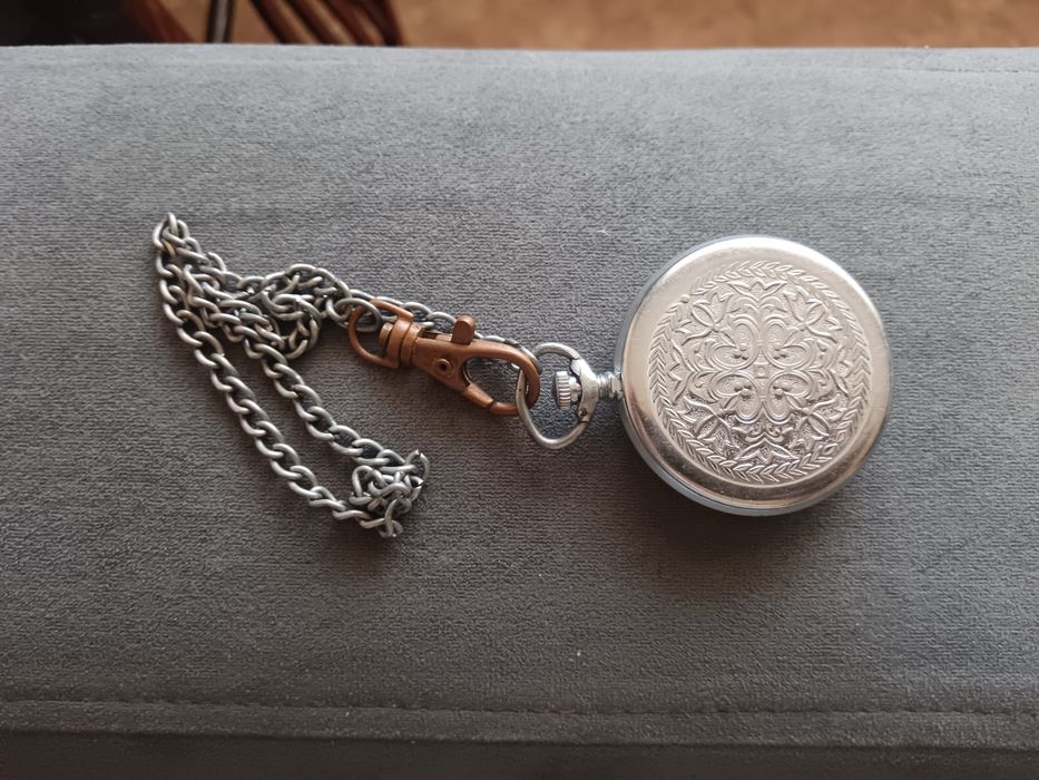 Продам Часы карманные