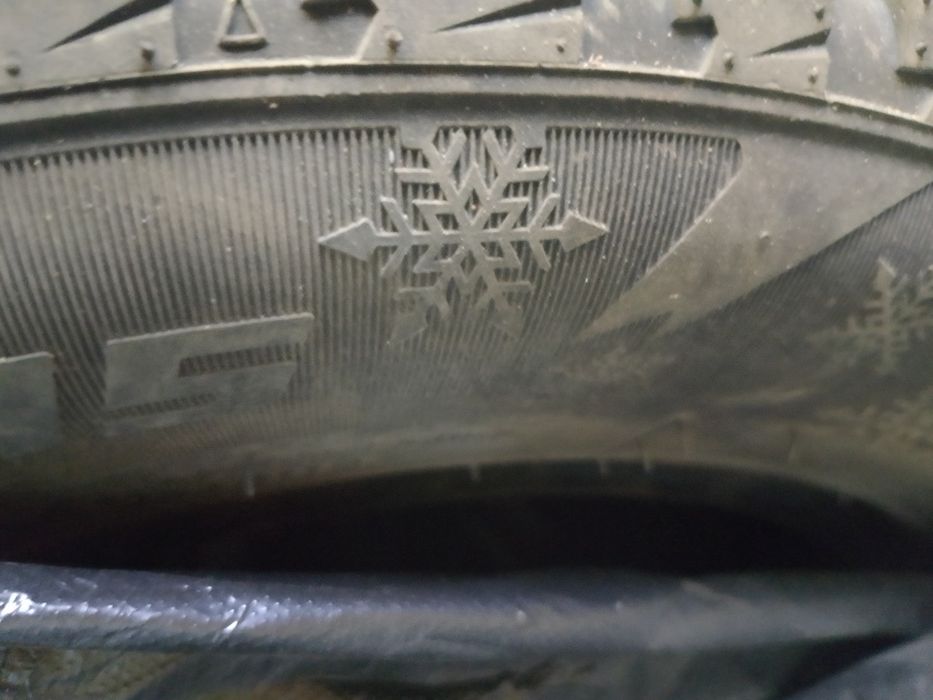 Продам зимние шины 185/65 R15