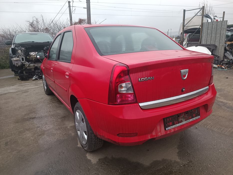 Dezmembram Dacia Logan, motor 1.4 mpi