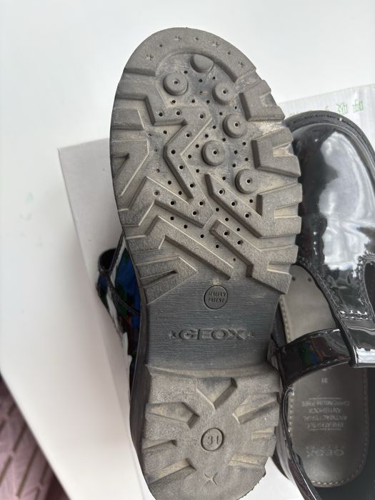 Продам туфли Geox