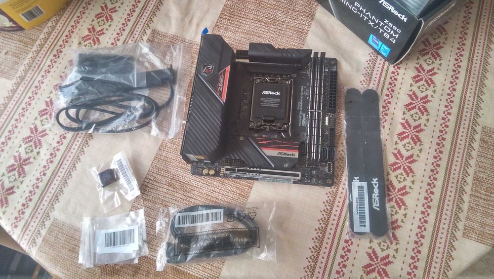 ASRock Z690 PG-ITX/TB4 LGA1700