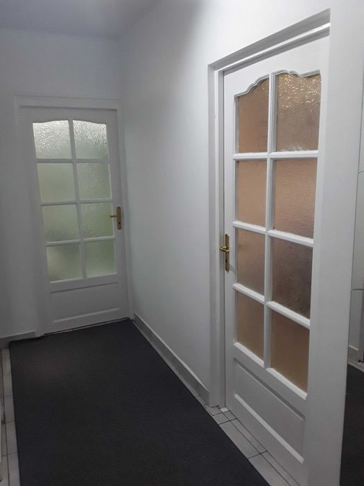 inchiriez apart. 2 camere decoman