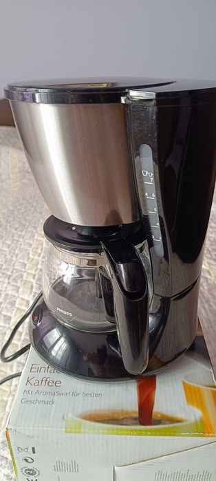 Продавам шварц кафемашина Philips Daily Collection HD7435/20