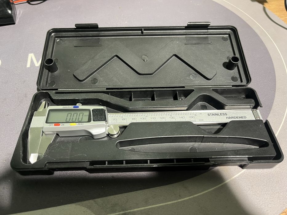 Штангенциркуль цифровой