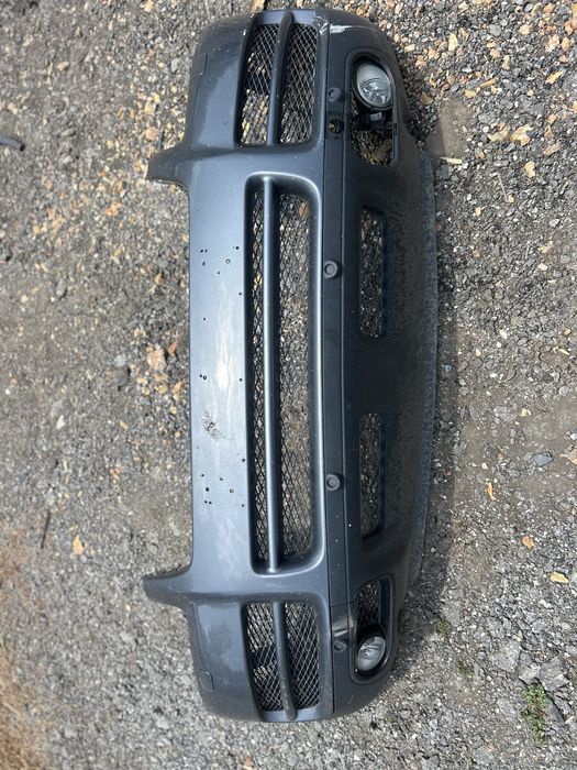 Предна броня за VW Touareg до 2006г