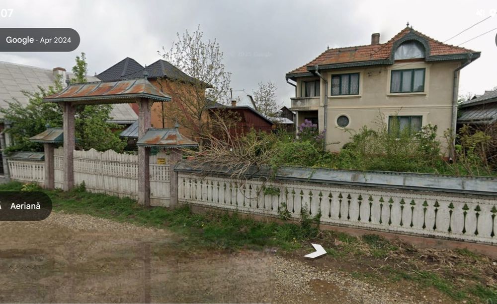 Vand casa de locuit + teren 1300 mp. în centrul com. Arbore,