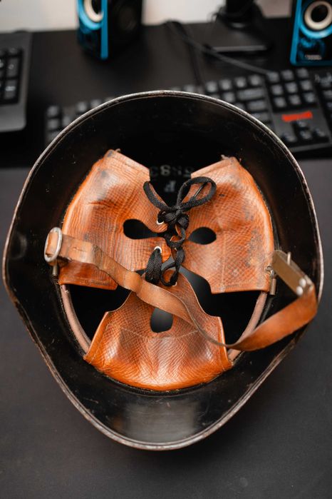 Casca veche de pompier elvețian–model metalic interbelic/WW2 1940–1960