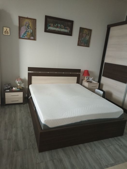 Vând apartament 2 camere, curte comuna, ultracentral