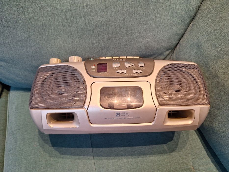 Радиокасетофон (бумбокс) Aiwa CSD-ES227