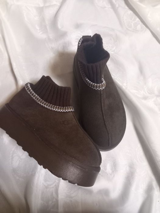 Ugg-uri diferite modele