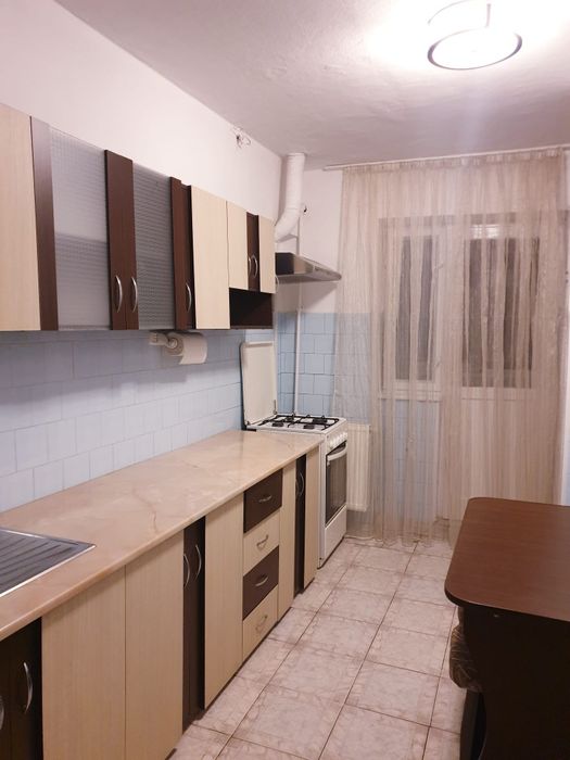De Vânzare 2 camere  apartament Vălenii de Munte