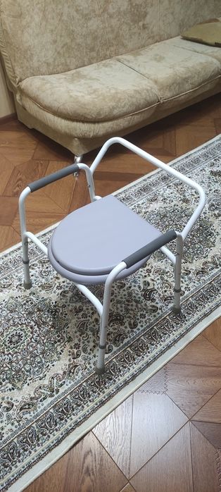 Кресло-туалет санитарный