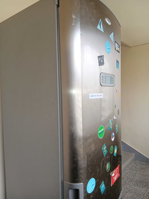 Малък хладилник ,втора употреба,плюс голям хладилник,втора употреба