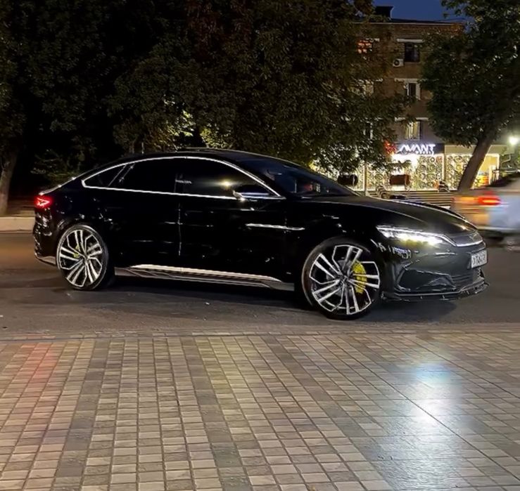 Продам диски модель AUDI 2025, размер 22