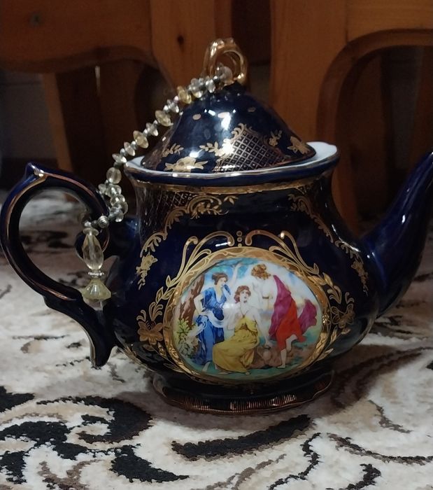Мадонна чойнак 2та б/у