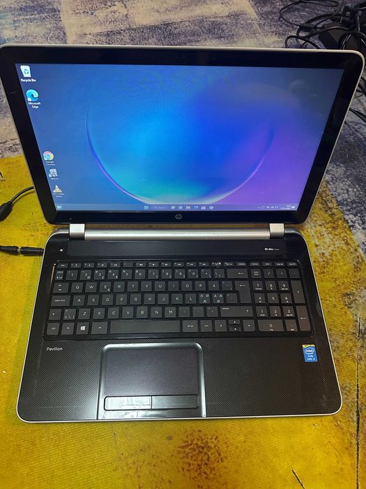 laptop hp pavilion 15, quadcore i3